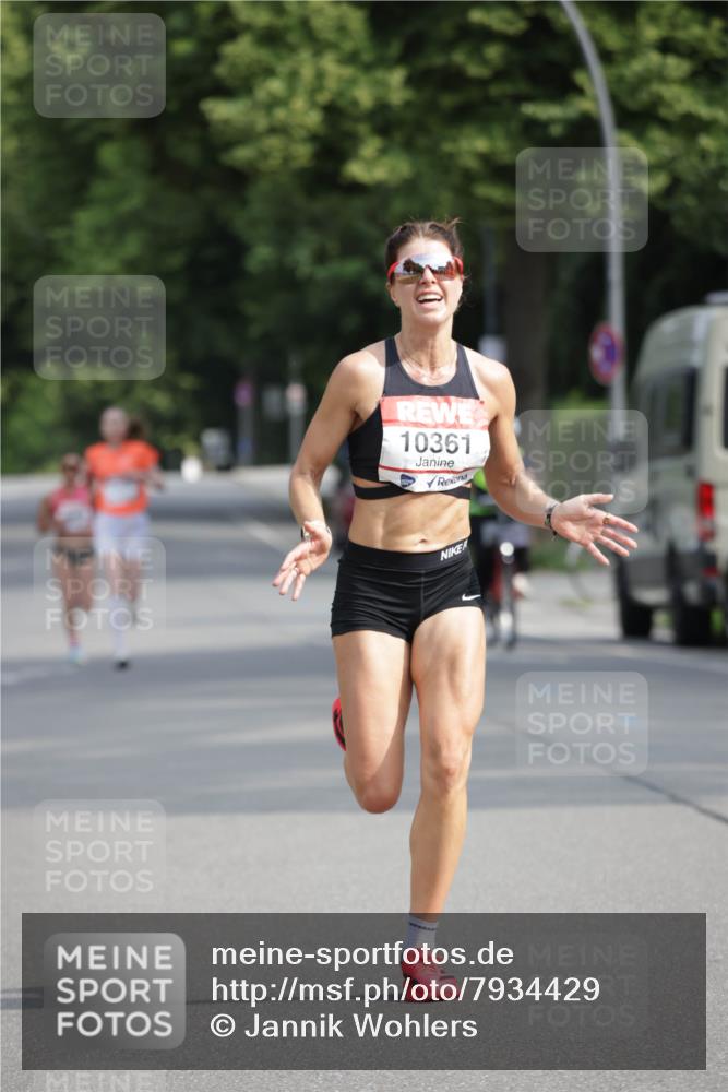 15.06.2025 - REWE Women's Run Jannik Wohlers http://msf.ph/oto/7934429 15.06.2025 08:37:46 Laufen 10361 meine-sportfotos.de