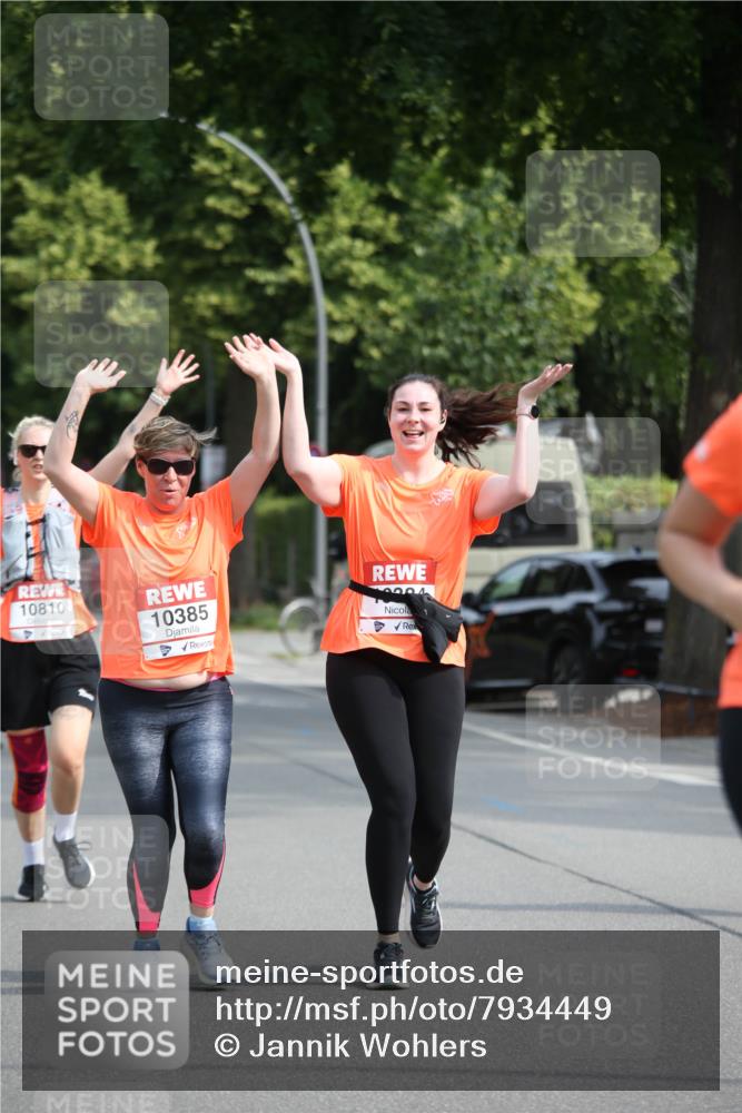 15.06.2025 - REWE Women's Run Jannik Wohlers http://msf.ph/oto/7934449 15.06.2025 09:52:11 Laufen 10810, 10385 meine-sportfotos.de