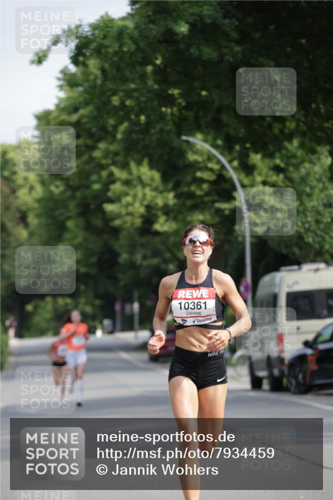 15.06.2025 - REWE Women's Run Jannik Wohlers http://msf.ph/oto/7934459 15.06.2025 08:37:47 Laufen 10361 meine-sportfotos.de
