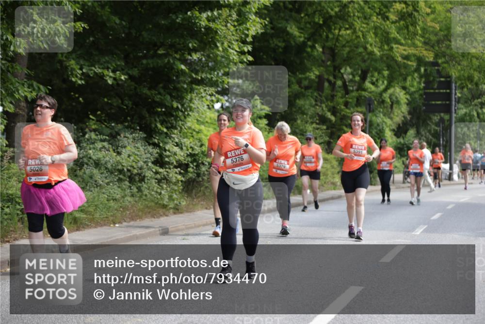 15.06.2025 - REWE Women's Run Jannik Wohlers http://msf.ph/oto/7934470 15.06.2025 10:12:18 Laufen 5026, 5391, 5376, 5379 meine-sportfotos.de
