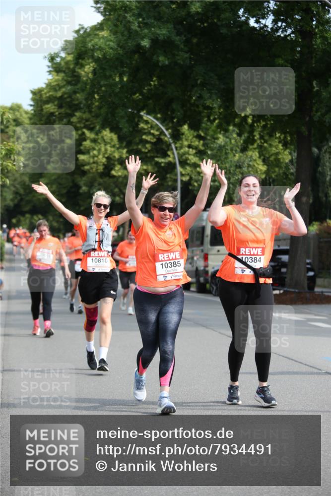 15.06.2025 - REWE Women's Run Jannik Wohlers http://msf.ph/oto/7934491 15.06.2025 09:52:11 Laufen 10018, 10810, 10385, 10384 meine-sportfotos.de