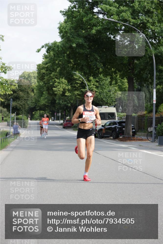 15.06.2025 - REWE Women's Run Jannik Wohlers http://msf.ph/oto/7934505 15.06.2025 08:37:47 Laufen 12361 meine-sportfotos.de