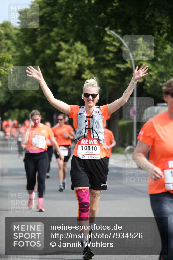 15.06.2025 - REWE Women's Run Jannik Wohlers http://msf.ph/oto/7934526 15.06.2025 09:52:13 Laufen 10810 meine-sportfotos.de