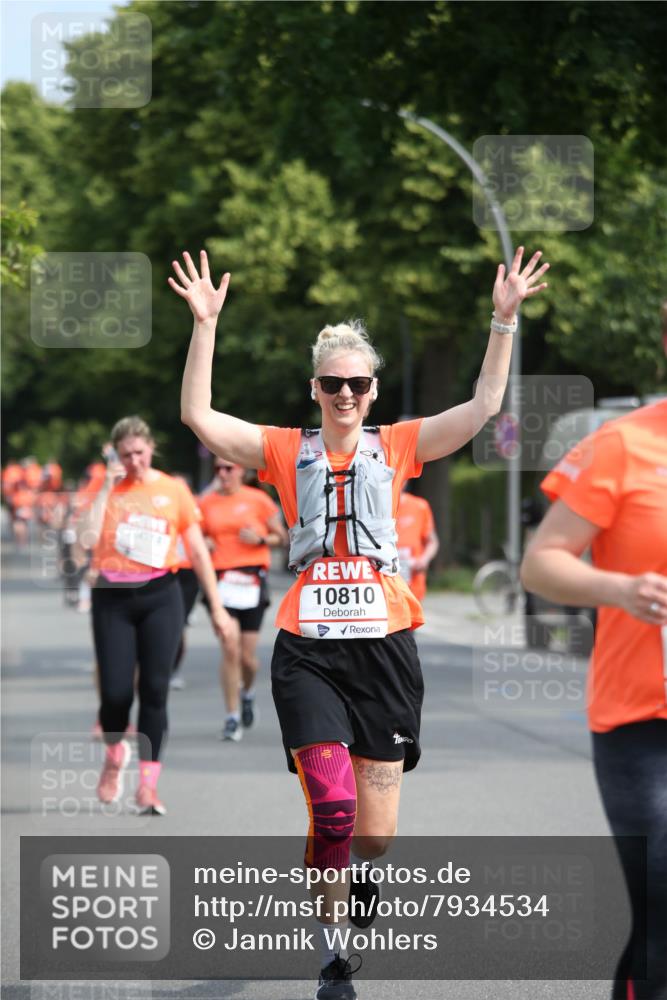 15.06.2025 - REWE Women's Run Jannik Wohlers http://msf.ph/oto/7934534 15.06.2025 09:52:13 Laufen 1001, 10810 meine-sportfotos.de