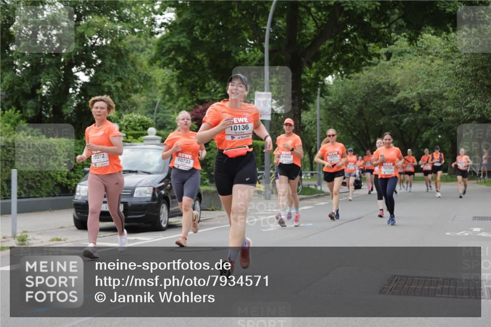 15.06.2025 - REWE Women's Run Jannik Wohlers http://msf.ph/oto/7934571 15.06.2025 08:25:41 Laufen 10272, 10733, 10136, 10693, 10775, 10795 meine-sportfotos.de