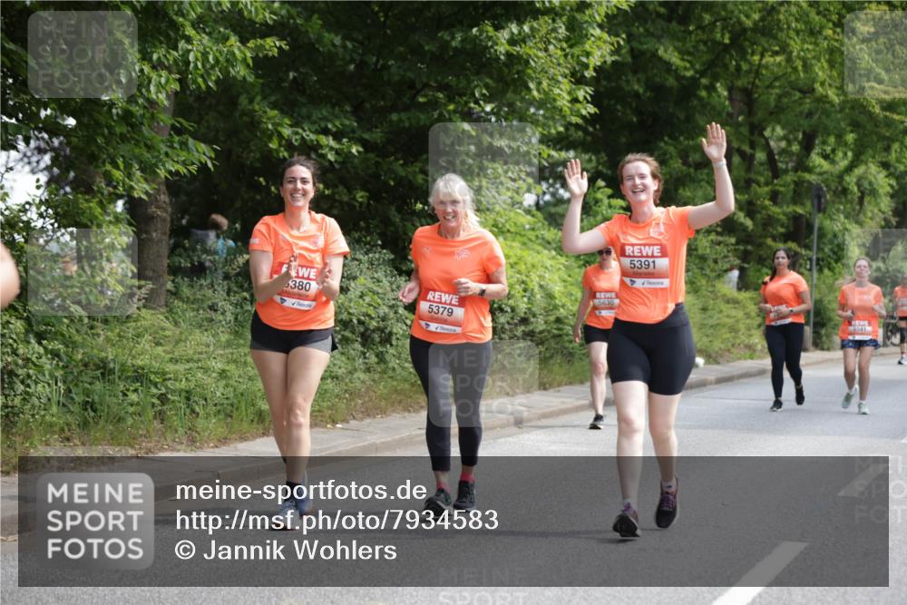 15.06.2025 - REWE Women's Run Jannik Wohlers http://msf.ph/oto/7934583 15.06.2025 10:12:22 Laufen 380, 5379, 5630, 5391, 5541 meine-sportfotos.de