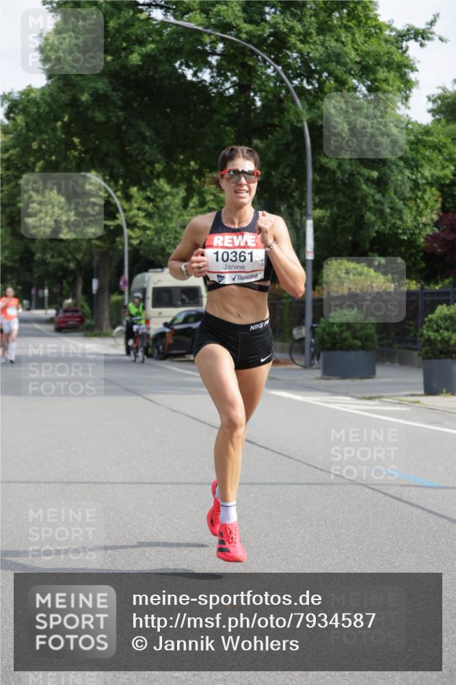 15.06.2025 - REWE Women's Run Jannik Wohlers http://msf.ph/oto/7934587 15.06.2025 08:37:48 Laufen 10361 meine-sportfotos.de