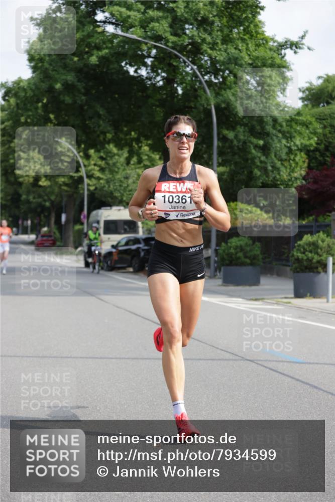 15.06.2025 - REWE Women's Run Jannik Wohlers http://msf.ph/oto/7934599 15.06.2025 08:37:48 Laufen 10361 meine-sportfotos.de