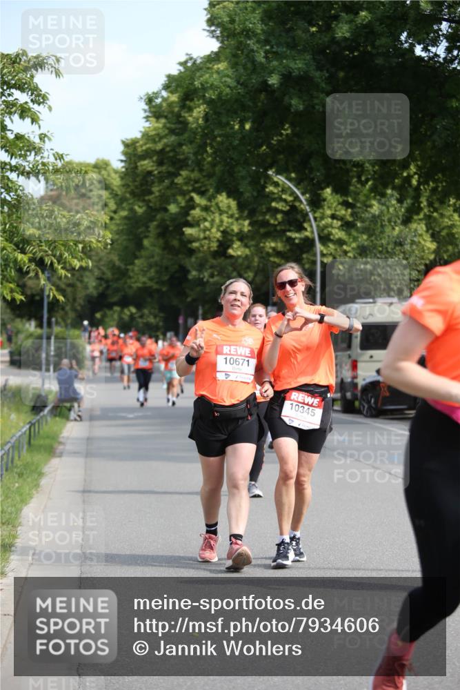 15.06.2025 - REWE Women's Run Jannik Wohlers http://msf.ph/oto/7934606 15.06.2025 09:52:20 Laufen 10671 meine-sportfotos.de