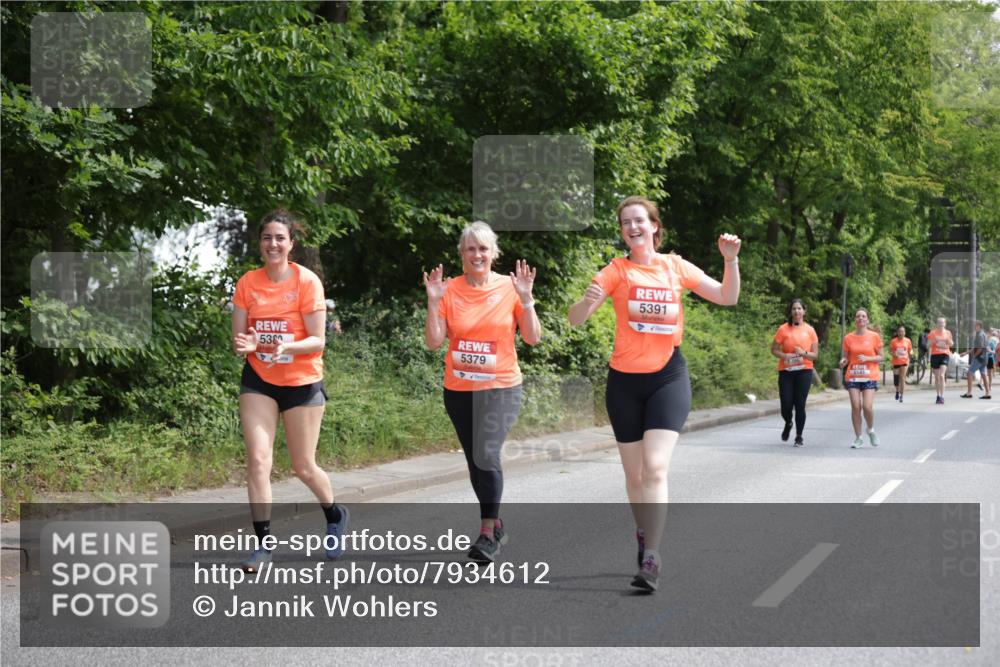 15.06.2025 - REWE Women's Run Jannik Wohlers http://msf.ph/oto/7934612 15.06.2025 10:12:23 Laufen 538, 5379, 5391, 5541 meine-sportfotos.de