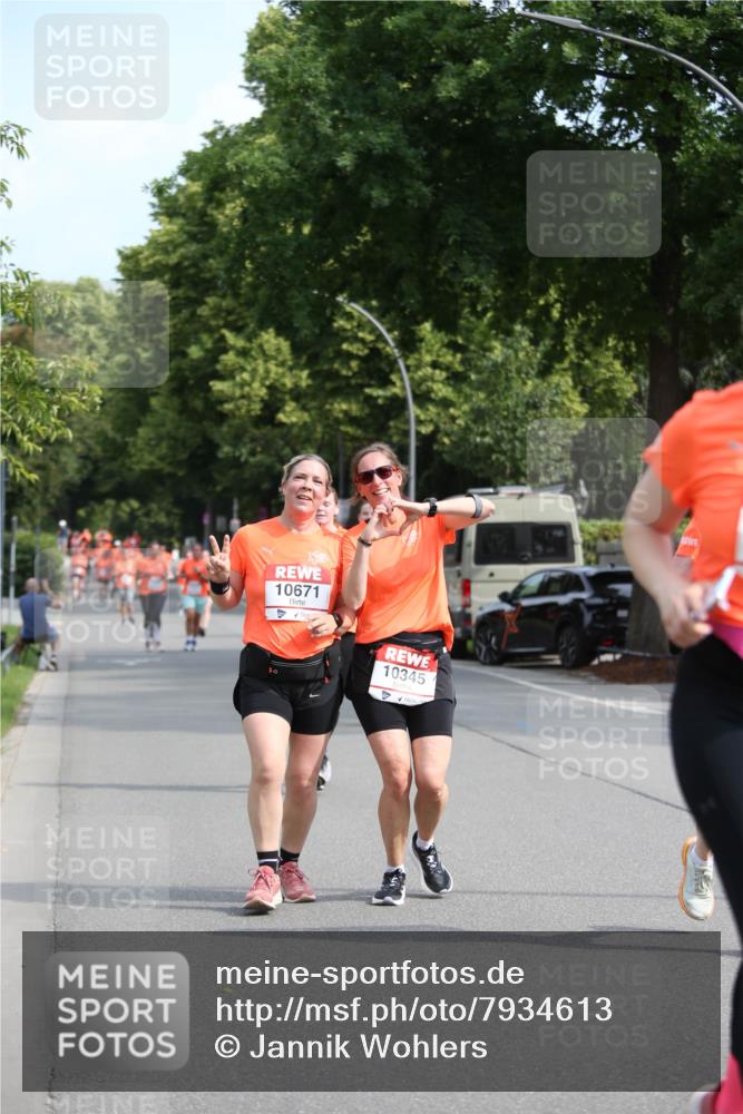 15.06.2025 - REWE Women's Run Jannik Wohlers http://msf.ph/oto/7934613 15.06.2025 09:52:20 Laufen 10671, 10345 meine-sportfotos.de