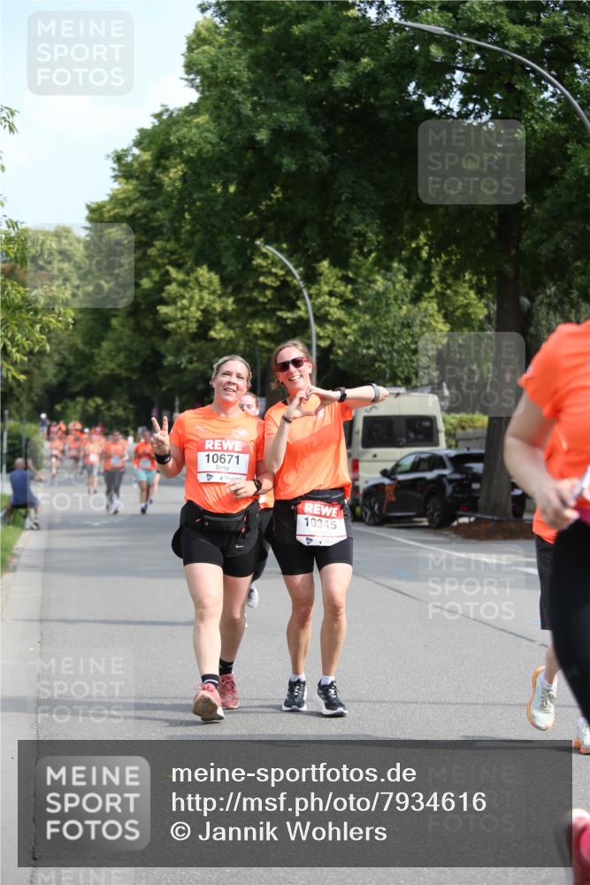 15.06.2025 - REWE Women's Run Jannik Wohlers http://msf.ph/oto/7934616 15.06.2025 09:52:20 Laufen 10671, 10345 meine-sportfotos.de