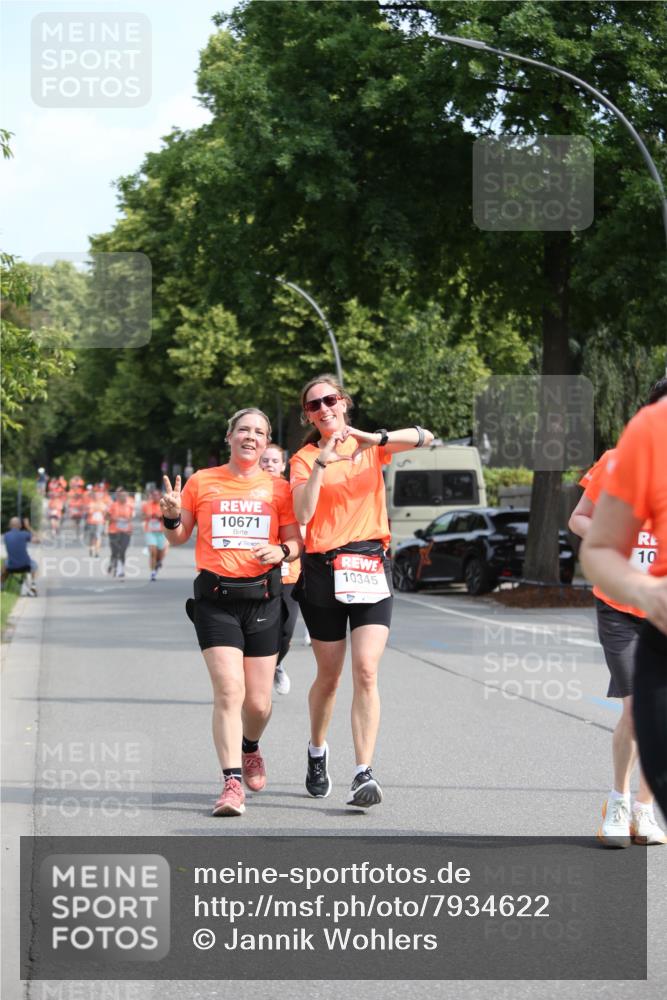 15.06.2025 - REWE Women's Run Jannik Wohlers http://msf.ph/oto/7934622 15.06.2025 09:52:20 Laufen 10671, 10345 meine-sportfotos.de