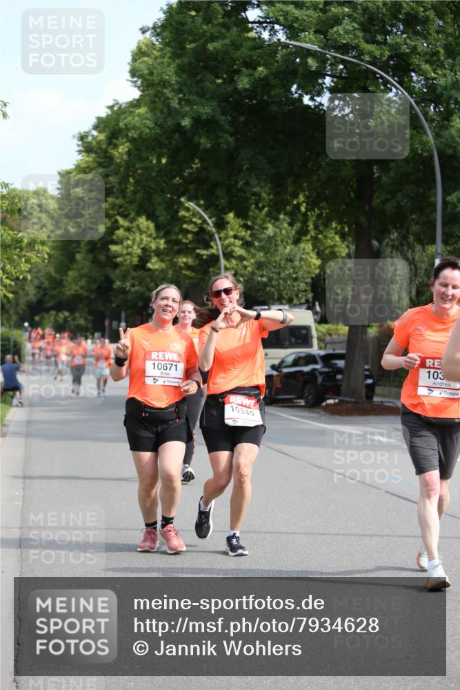 15.06.2025 - REWE Women's Run Jannik Wohlers http://msf.ph/oto/7934628 15.06.2025 09:52:20 Laufen 10671, 10345, 103 meine-sportfotos.de