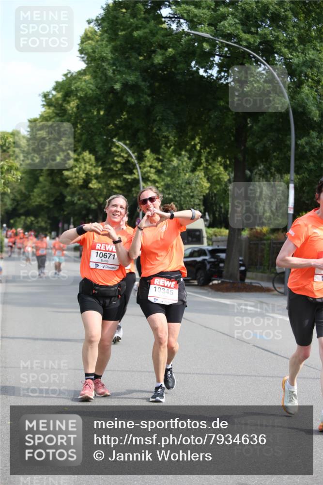 15.06.2025 - REWE Women's Run Jannik Wohlers http://msf.ph/oto/7934636 15.06.2025 09:52:21 Laufen 10671, 10345 meine-sportfotos.de