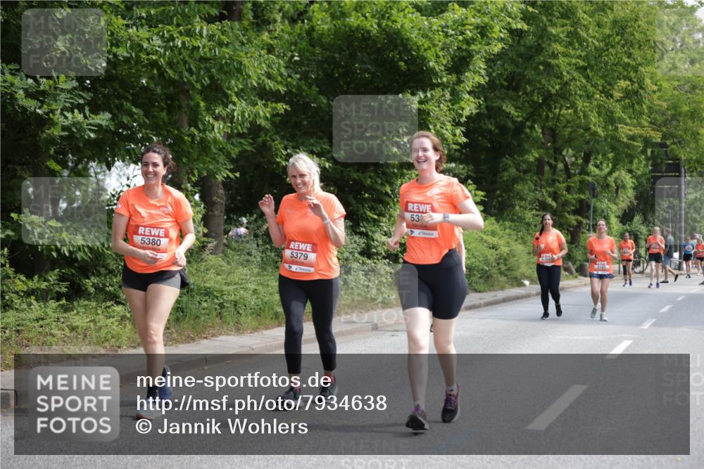 15.06.2025 - REWE Women's Run Jannik Wohlers http://msf.ph/oto/7934638 15.06.2025 10:12:23 Laufen 5379, 5380, 53 meine-sportfotos.de