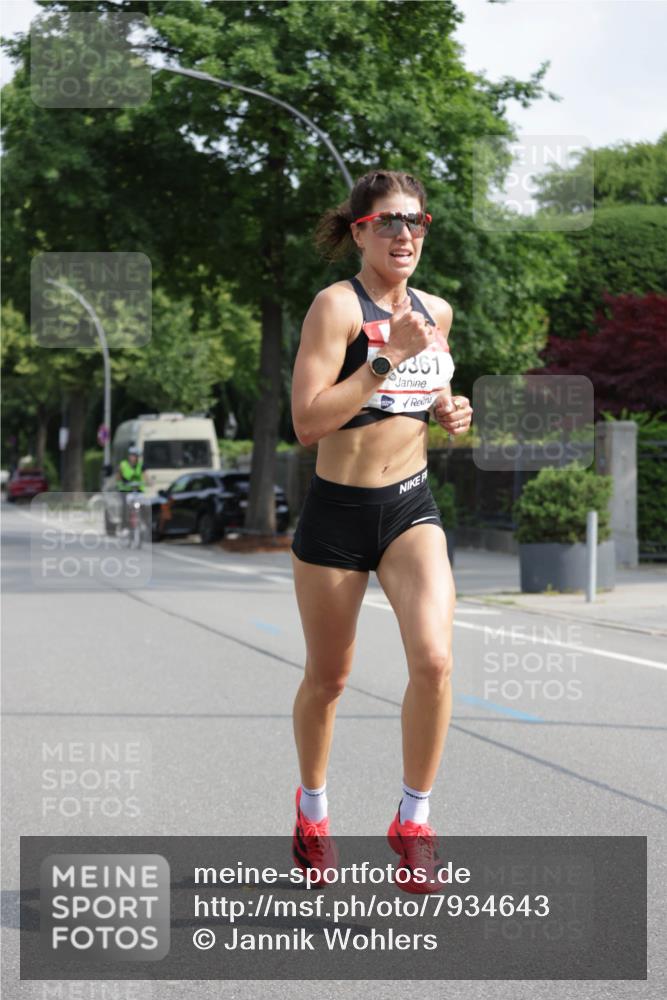 15.06.2025 - REWE Women's Run Jannik Wohlers http://msf.ph/oto/7934643 15.06.2025 08:37:48 Laufen 0361 meine-sportfotos.de