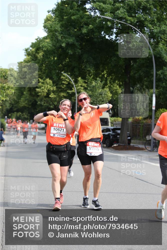 15.06.2025 - REWE Women's Run Jannik Wohlers http://msf.ph/oto/7934645 15.06.2025 09:52:21 Laufen 10671, 10345 meine-sportfotos.de
