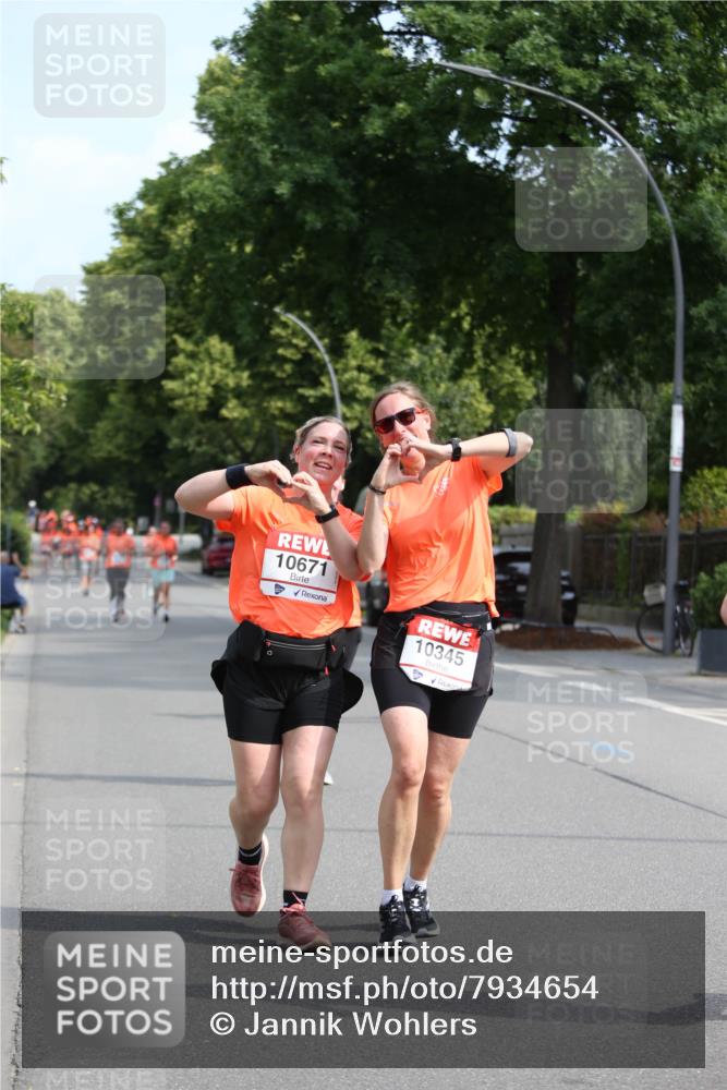 15.06.2025 - REWE Women's Run Jannik Wohlers http://msf.ph/oto/7934654 15.06.2025 09:52:21 Laufen 10671, 10345 meine-sportfotos.de
