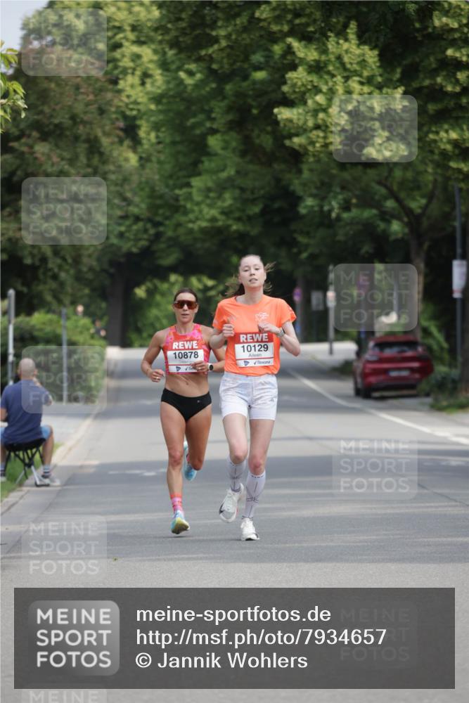 15.06.2025 - REWE Women's Run Jannik Wohlers http://msf.ph/oto/7934657 15.06.2025 08:37:51 Laufen 10129, 10878 meine-sportfotos.de