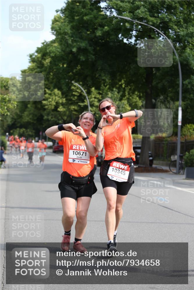 15.06.2025 - REWE Women's Run Jannik Wohlers http://msf.ph/oto/7934658 15.06.2025 09:52:21 Laufen 10671, 10345 meine-sportfotos.de