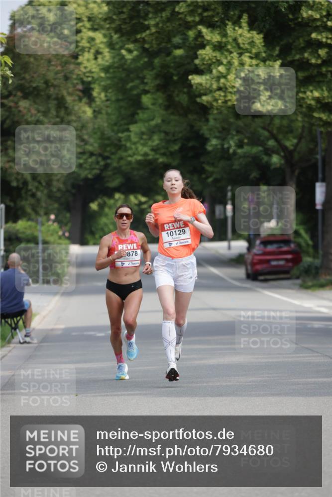 15.06.2025 - REWE Women's Run Jannik Wohlers http://msf.ph/oto/7934680 15.06.2025 08:37:51 Laufen 878, 10129 meine-sportfotos.de