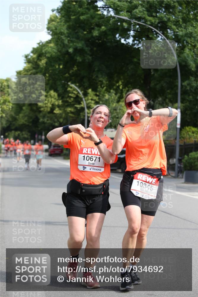 15.06.2025 - REWE Women's Run Jannik Wohlers http://msf.ph/oto/7934692 15.06.2025 09:52:22 Laufen 10671, 10345 meine-sportfotos.de