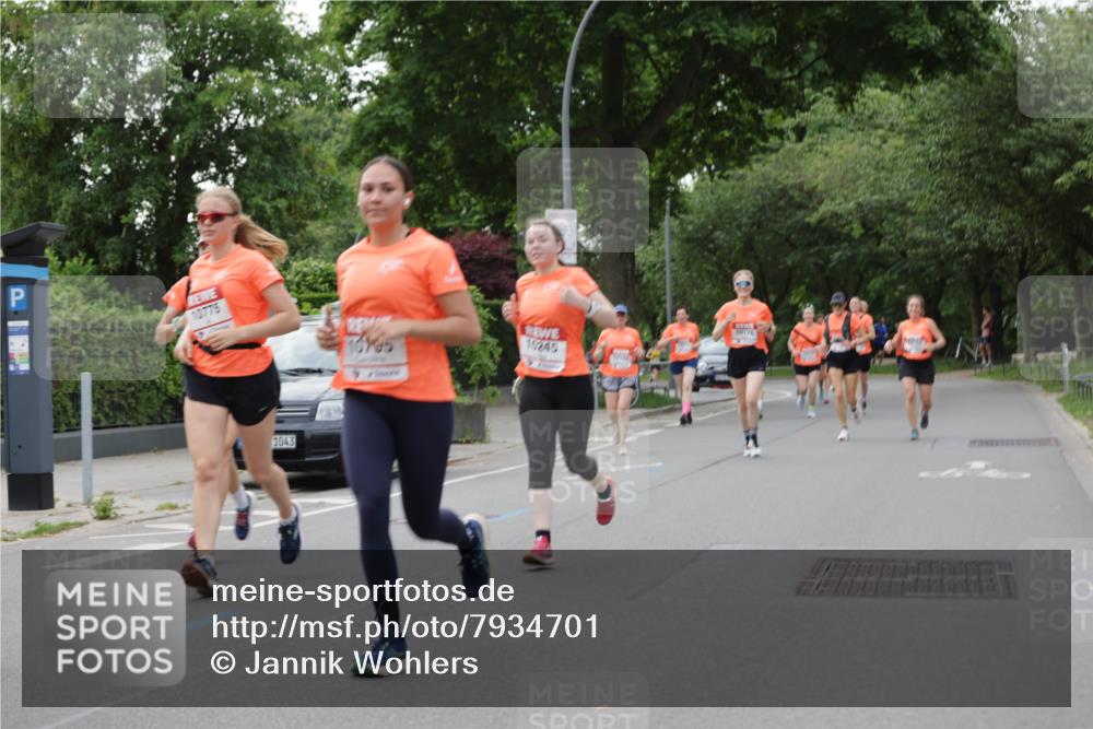 15.06.2025 - REWE Women's Run Jannik Wohlers http://msf.ph/oto/7934701 15.06.2025 08:25:45 Laufen 10775, 1043, 10245, 10176 meine-sportfotos.de