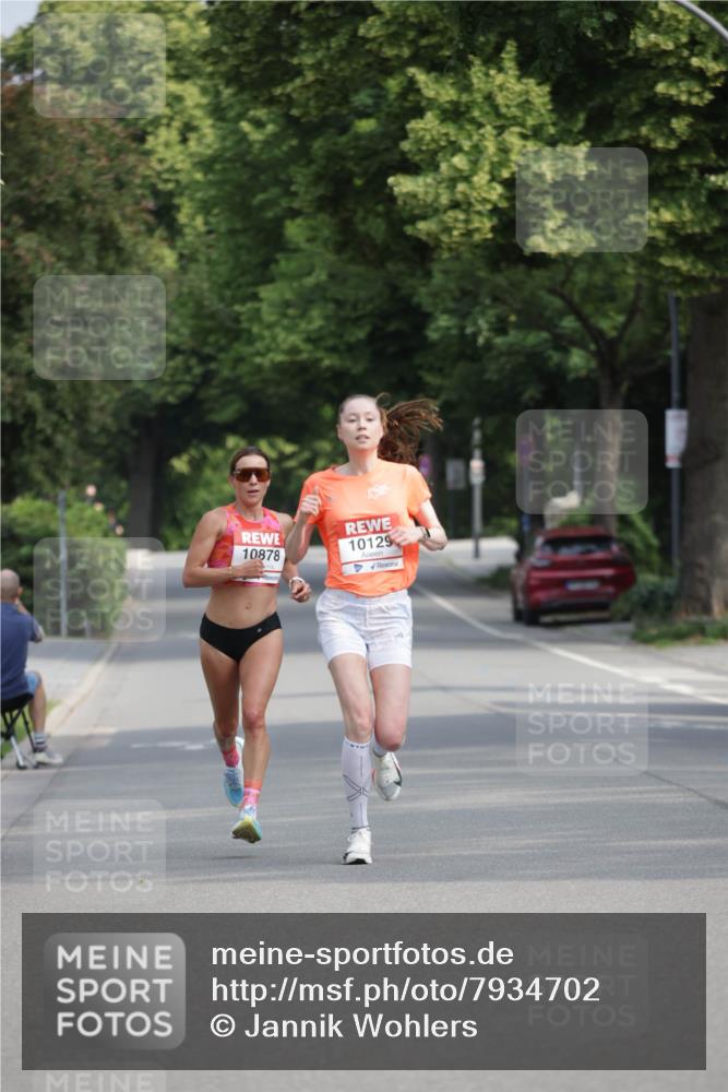 15.06.2025 - REWE Women's Run Jannik Wohlers http://msf.ph/oto/7934702 15.06.2025 08:37:51 Laufen 10878, 10129 meine-sportfotos.de