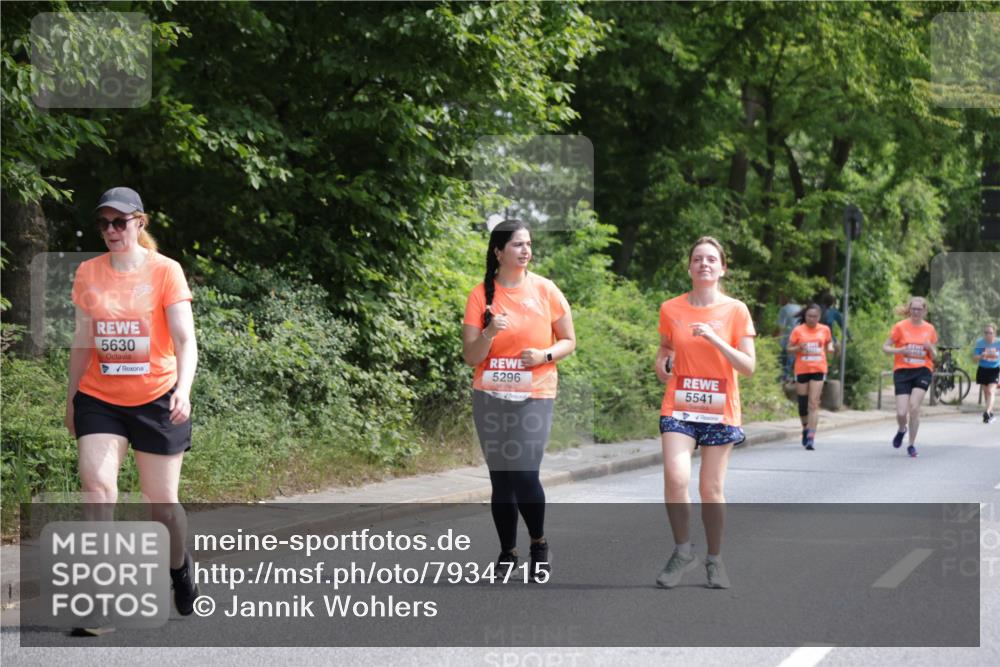 15.06.2025 - REWE Women's Run Jannik Wohlers http://msf.ph/oto/7934715 15.06.2025 10:12:27 Laufen 5630, 5296, 5541 meine-sportfotos.de