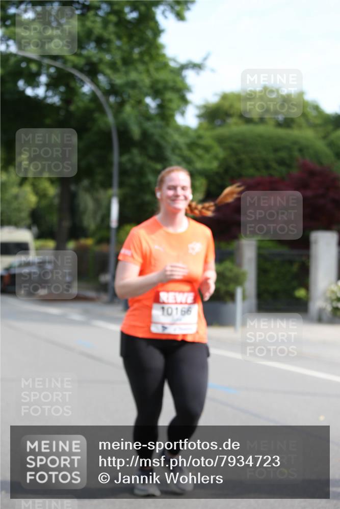 15.06.2025 - REWE Women's Run Jannik Wohlers http://msf.ph/oto/7934723 15.06.2025 09:52:24 Laufen 10166 meine-sportfotos.de