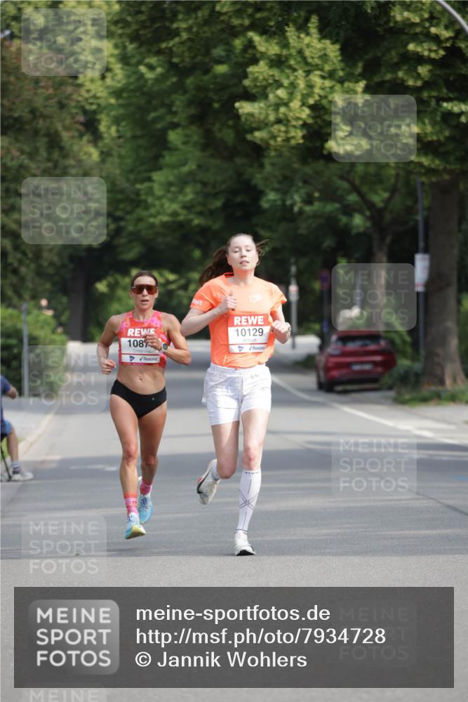15.06.2025 - REWE Women's Run Jannik Wohlers http://msf.ph/oto/7934728 15.06.2025 08:37:51 Laufen 1087, 10129 meine-sportfotos.de