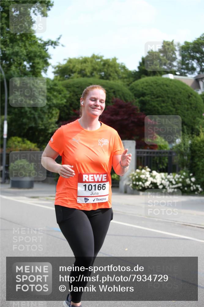 15.06.2025 - REWE Women's Run Jannik Wohlers http://msf.ph/oto/7934729 15.06.2025 09:52:25 Laufen 10166 meine-sportfotos.de