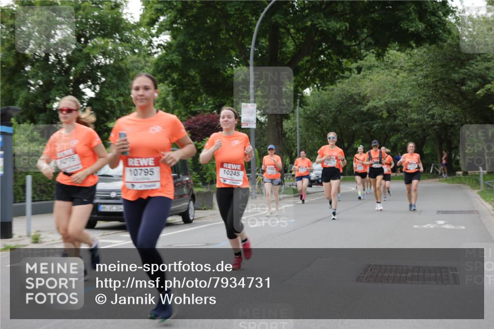 15.06.2025 - REWE Women's Run Jannik Wohlers http://msf.ph/oto/7934731 15.06.2025 08:25:45 Laufen 10775, 10193, 10795, 10245, 10176 meine-sportfotos.de