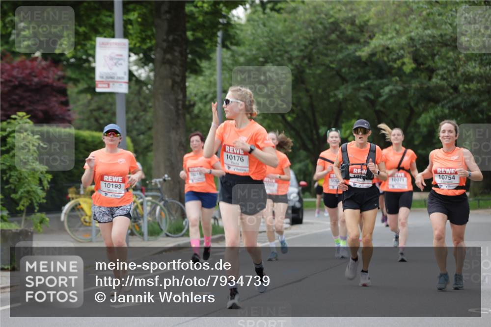 15.06.2025 - REWE Women's Run Jannik Wohlers http://msf.ph/oto/7934739 15.06.2025 08:25:46 Laufen 10016, 10193, 10176, 0069, 100, 108, 10754, 10071 meine-sportfotos.de