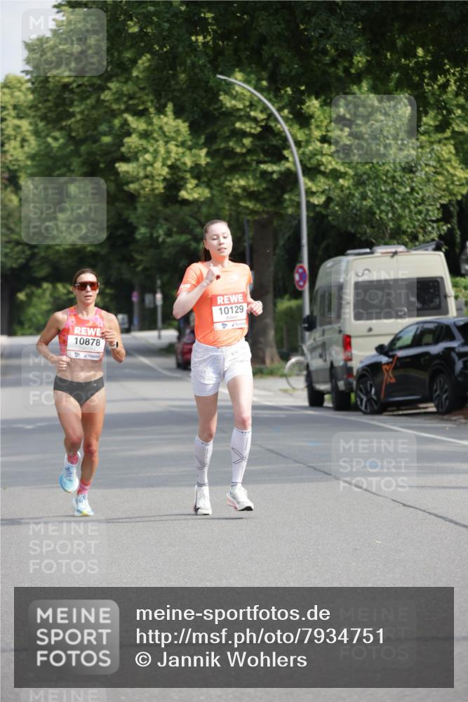 15.06.2025 - REWE Women's Run Jannik Wohlers http://msf.ph/oto/7934751 15.06.2025 08:37:52 Laufen 10878, 10129 meine-sportfotos.de