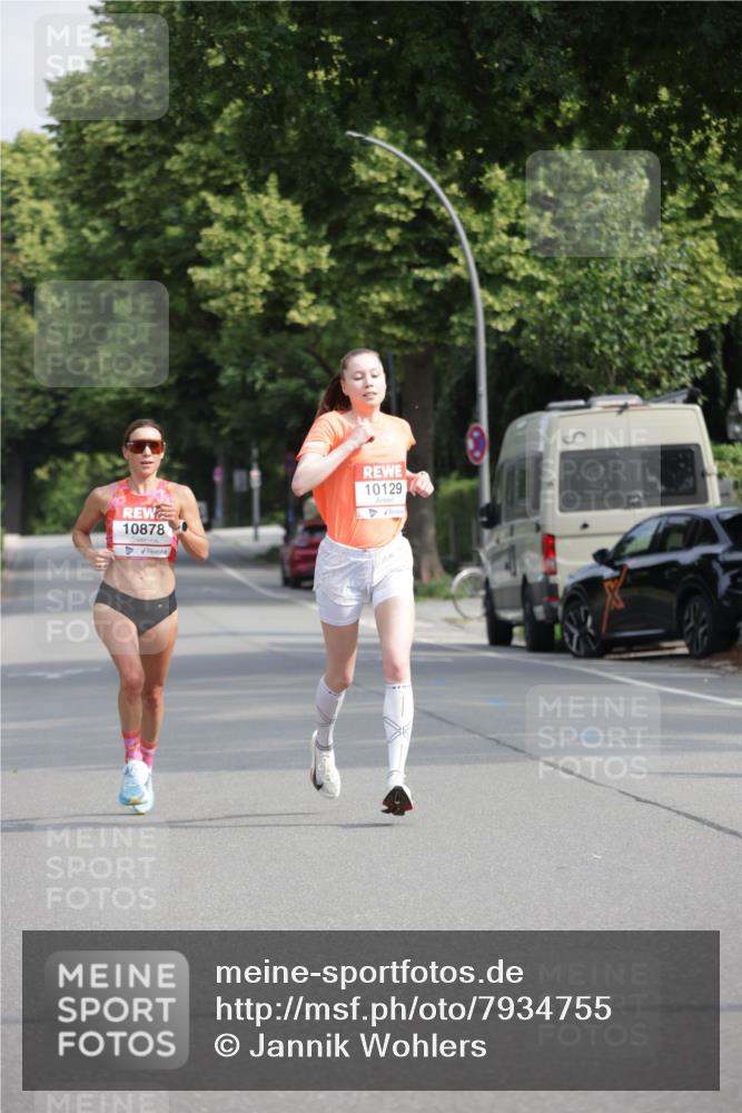 15.06.2025 - REWE Women's Run Jannik Wohlers http://msf.ph/oto/7934755 15.06.2025 08:37:52 Laufen 10878, 10129 meine-sportfotos.de