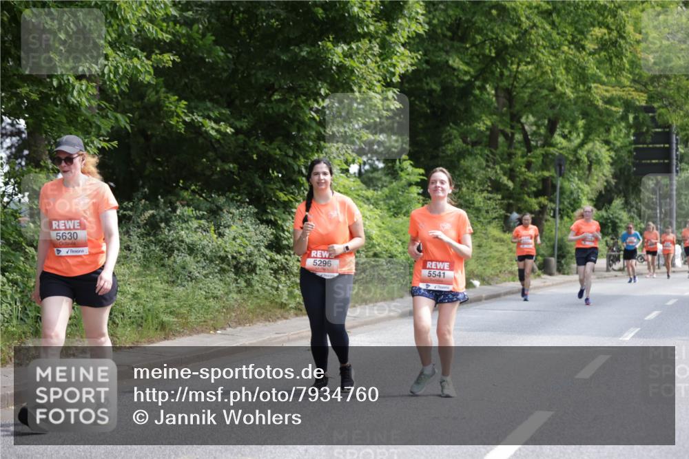 15.06.2025 - REWE Women's Run Jannik Wohlers http://msf.ph/oto/7934760 15.06.2025 10:12:27 Laufen 5630, 5296, 5541 meine-sportfotos.de