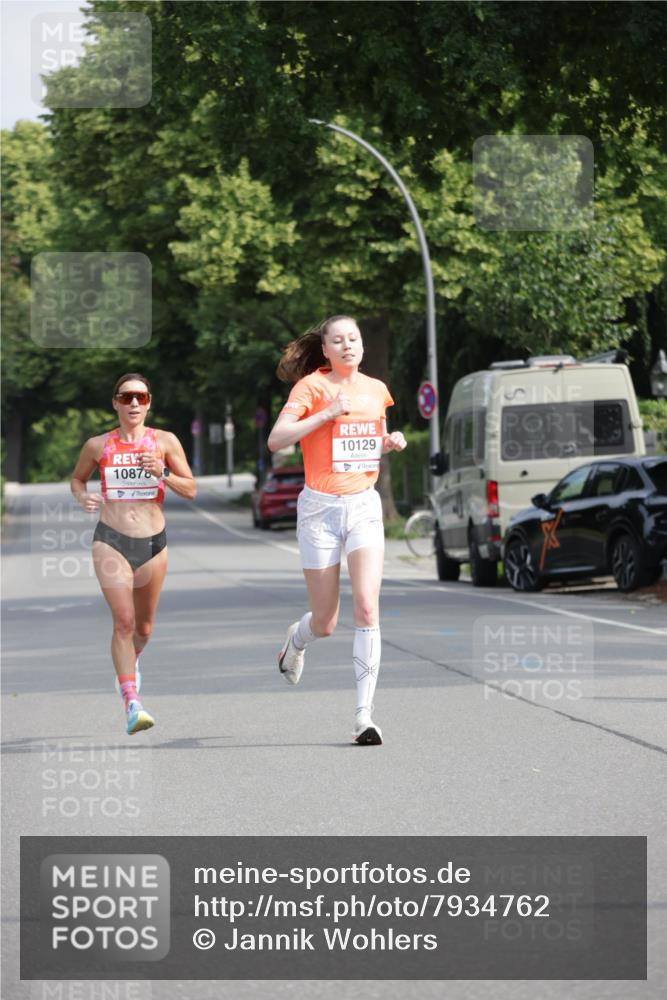 15.06.2025 - REWE Women's Run Jannik Wohlers http://msf.ph/oto/7934762 15.06.2025 08:37:52 Laufen 10878, 10129 meine-sportfotos.de