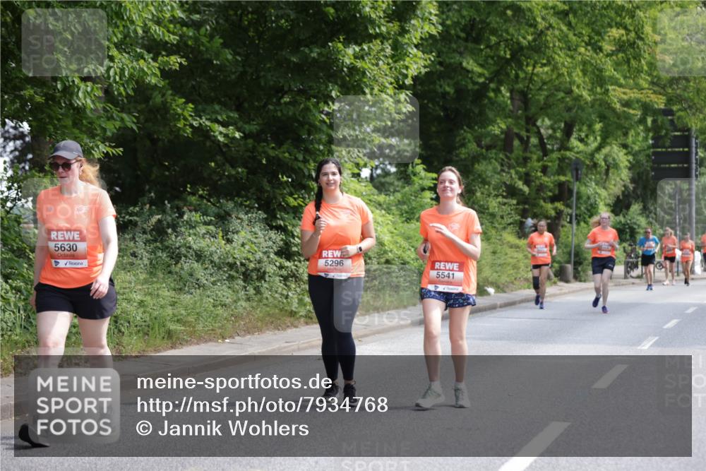 15.06.2025 - REWE Women's Run Jannik Wohlers http://msf.ph/oto/7934768 15.06.2025 10:12:27 Laufen 5630, 5296, 5541 meine-sportfotos.de