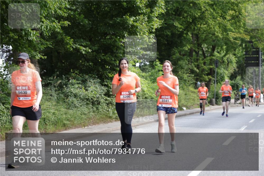15.06.2025 - REWE Women's Run Jannik Wohlers http://msf.ph/oto/7934776 15.06.2025 10:12:27 Laufen 5630, 5296, 5541 meine-sportfotos.de