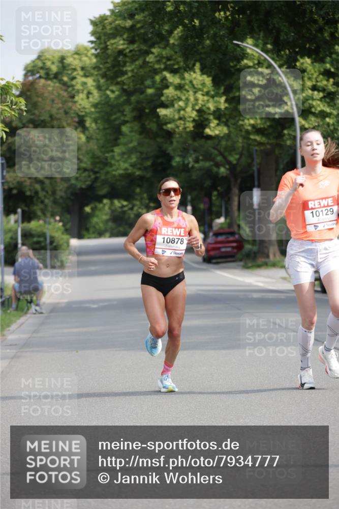 15.06.2025 - REWE Women's Run Jannik Wohlers http://msf.ph/oto/7934777 15.06.2025 08:37:53 Laufen 10878, 10129 meine-sportfotos.de