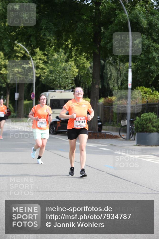 15.06.2025 - REWE Women's Run Jannik Wohlers http://msf.ph/oto/7934787 15.06.2025 09:52:37 Laufen 10831, 10814 meine-sportfotos.de