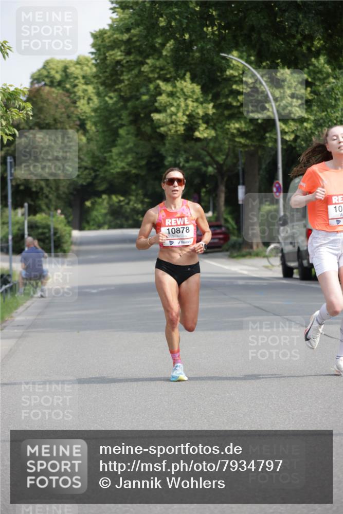 15.06.2025 - REWE Women's Run Jannik Wohlers http://msf.ph/oto/7934797 15.06.2025 08:37:53 Laufen 10878 meine-sportfotos.de