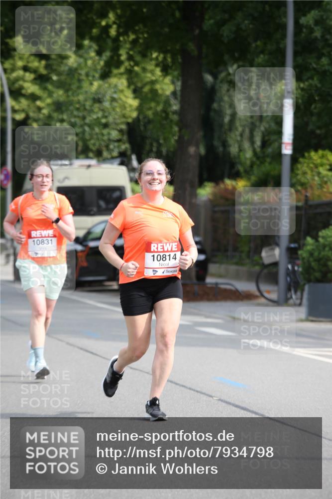 15.06.2025 - REWE Women's Run Jannik Wohlers http://msf.ph/oto/7934798 15.06.2025 09:52:38 Laufen 10831, 10814 meine-sportfotos.de