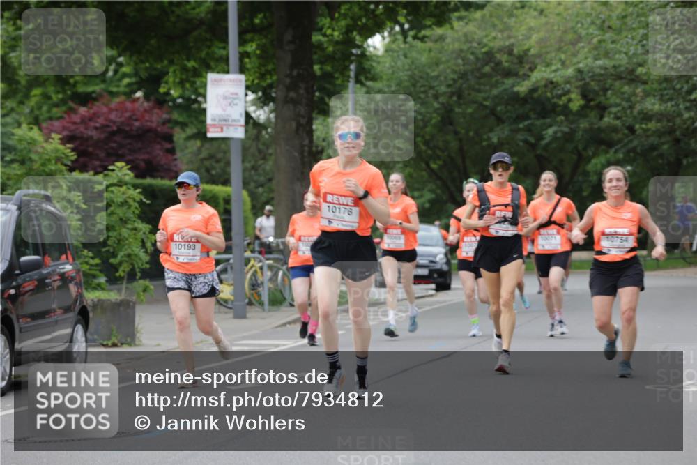 15.06.2025 - REWE Women's Run Jannik Wohlers http://msf.ph/oto/7934812 15.06.2025 08:25:47 Laufen 10193, 10176, 100, 10754, 1007 meine-sportfotos.de