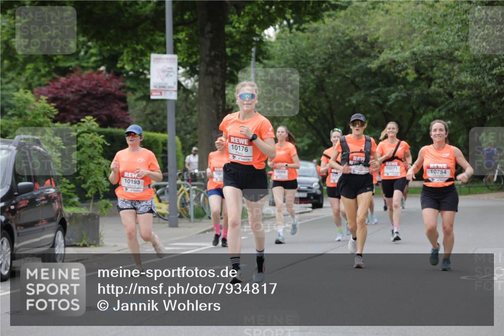 15.06.2025 - REWE Women's Run Jannik Wohlers http://msf.ph/oto/7934817 15.06.2025 08:25:47 Laufen 10176, 1001, 10193, 100, 10069, 10071, 10754 meine-sportfotos.de