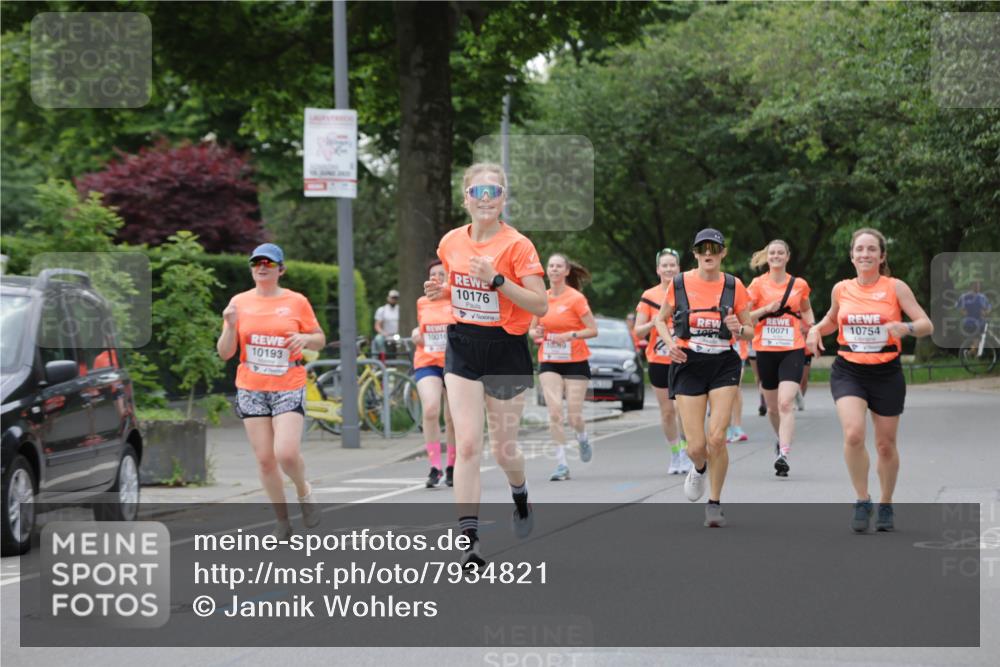 15.06.2025 - REWE Women's Run Jannik Wohlers http://msf.ph/oto/7934821 15.06.2025 08:25:47 Laufen 10176, 10071, 10754, 10016, 10069, 10193 meine-sportfotos.de