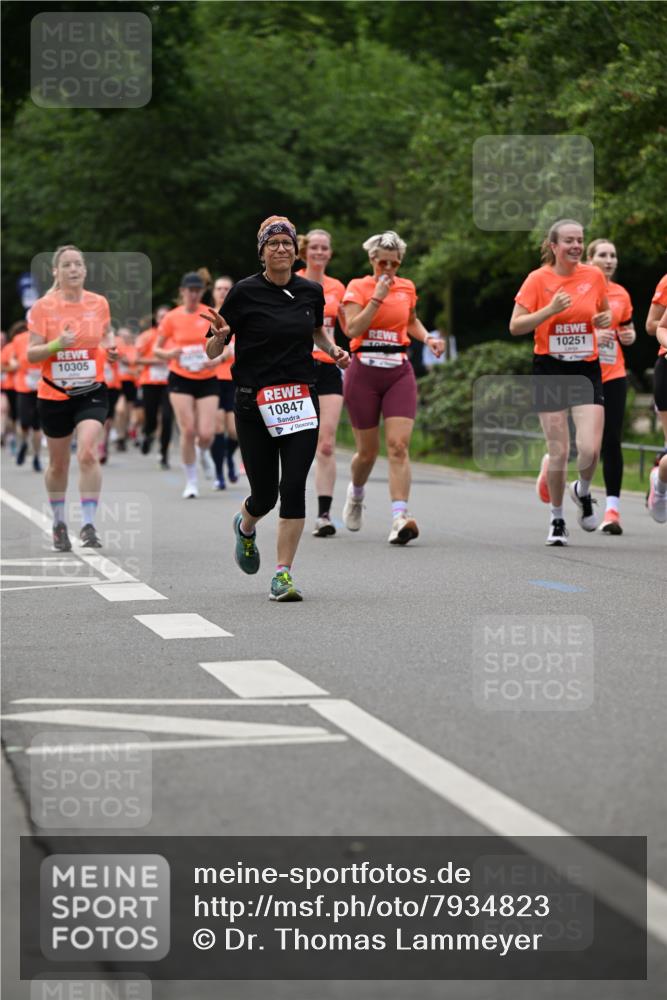 15.06.2025 - REWE Women's Run Dr. Thomas Lammeyer http://msf.ph/oto/7934823 15.06.2025 09:18:51 Laufen 10305, 10847, 10251 meine-sportfotos.de