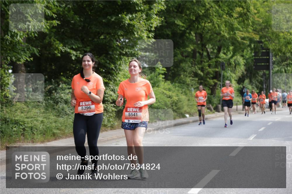 15.06.2025 - REWE Women's Run Jannik Wohlers http://msf.ph/oto/7934824 15.06.2025 10:12:28 Laufen 5296, 5541 meine-sportfotos.de
